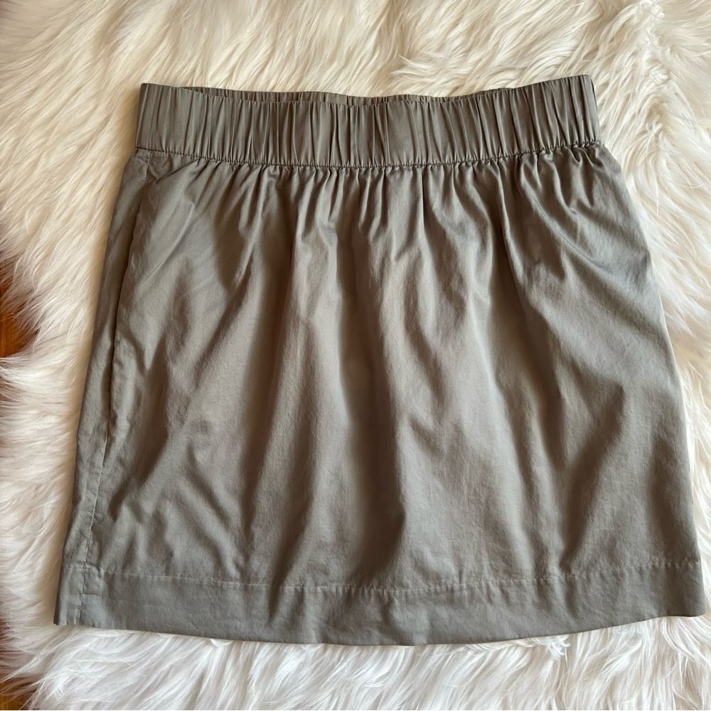 Women’s J. Crew Gray Skirt Size 8 - Picture 1 of 5